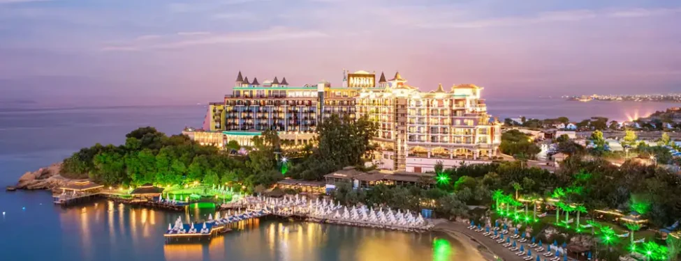 merit crystal cove hotel